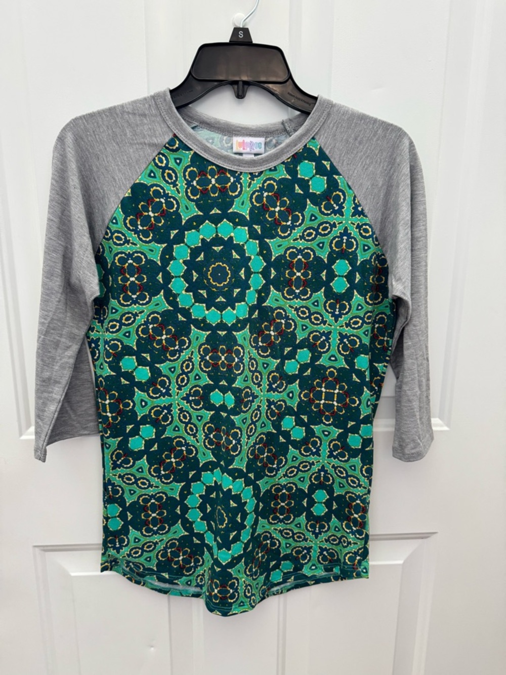 LuLaRoe Randy size XS Gray Sleeve Raglan Top with Teal & Navy Mosaic Print